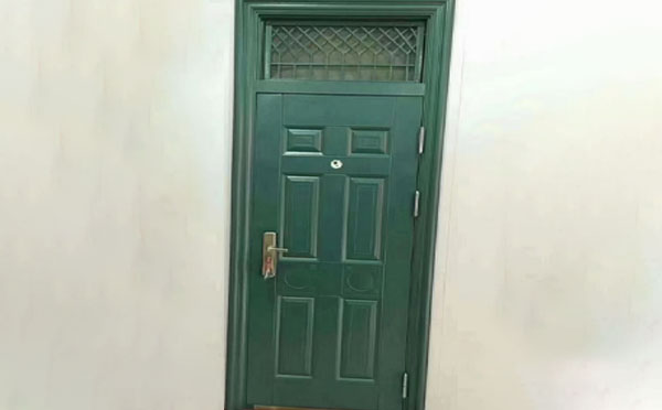 米东学校教室门