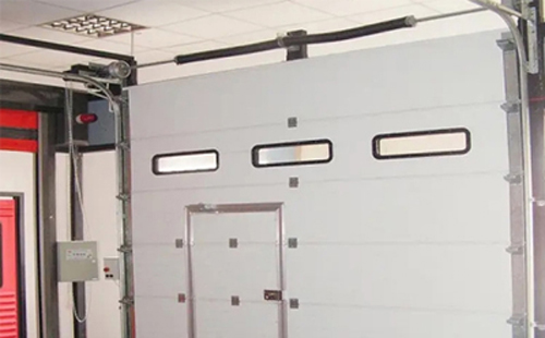 米东工业提升门的安装方法