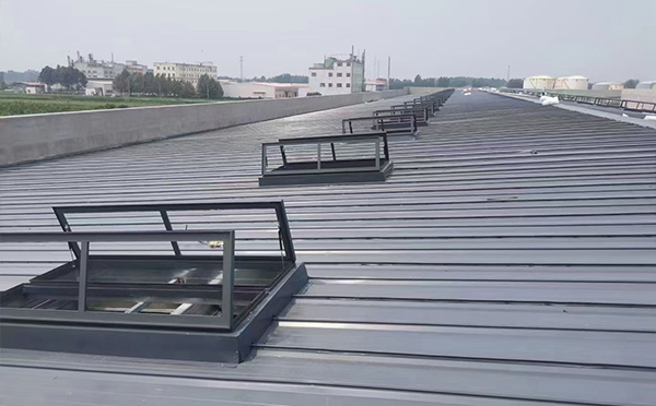 某中学室内体育馆米东排烟窗改造项目